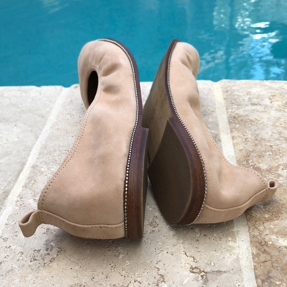 Euc. Botkier sand color suede flats. - Picture 5 of 7
